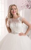 dass Geistliche für Hochzeiten oft lange im Voraus gebucht